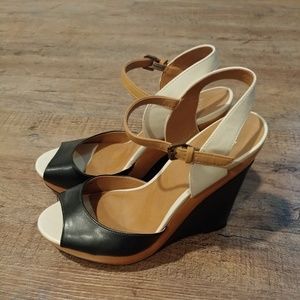 Elle wedges